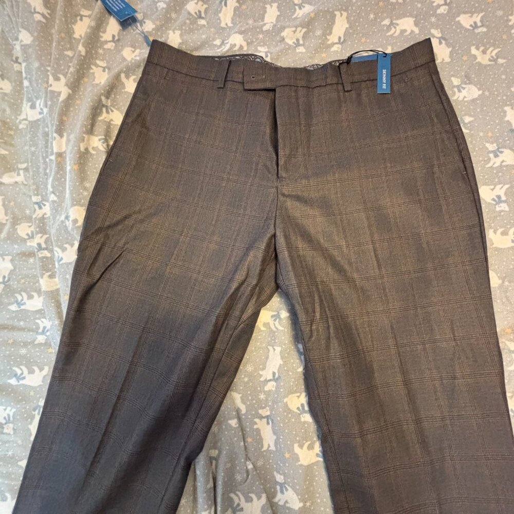 Men Suit - Picture 2 of 6